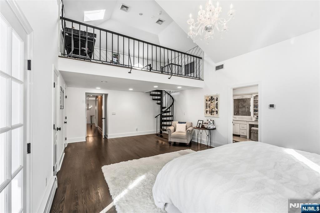 27 Pine Hill Road