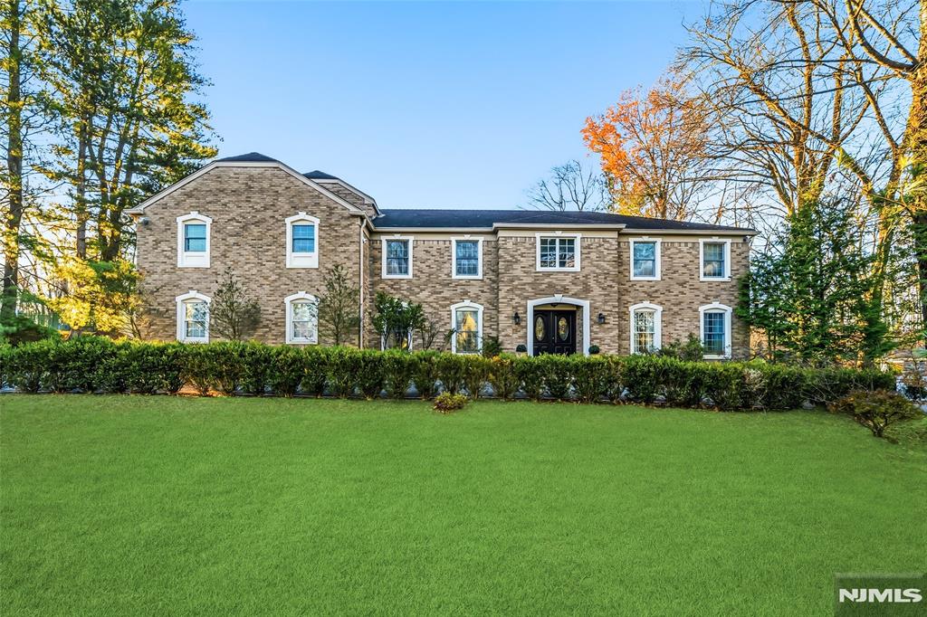 27 Pine Hill Road