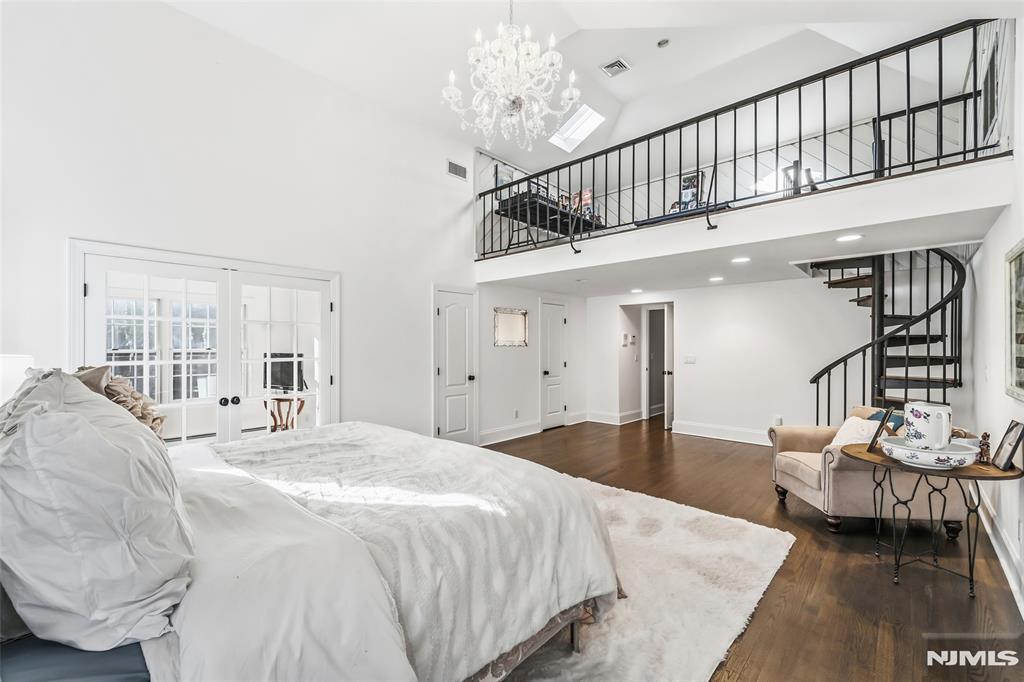 27 Pine Hill Road