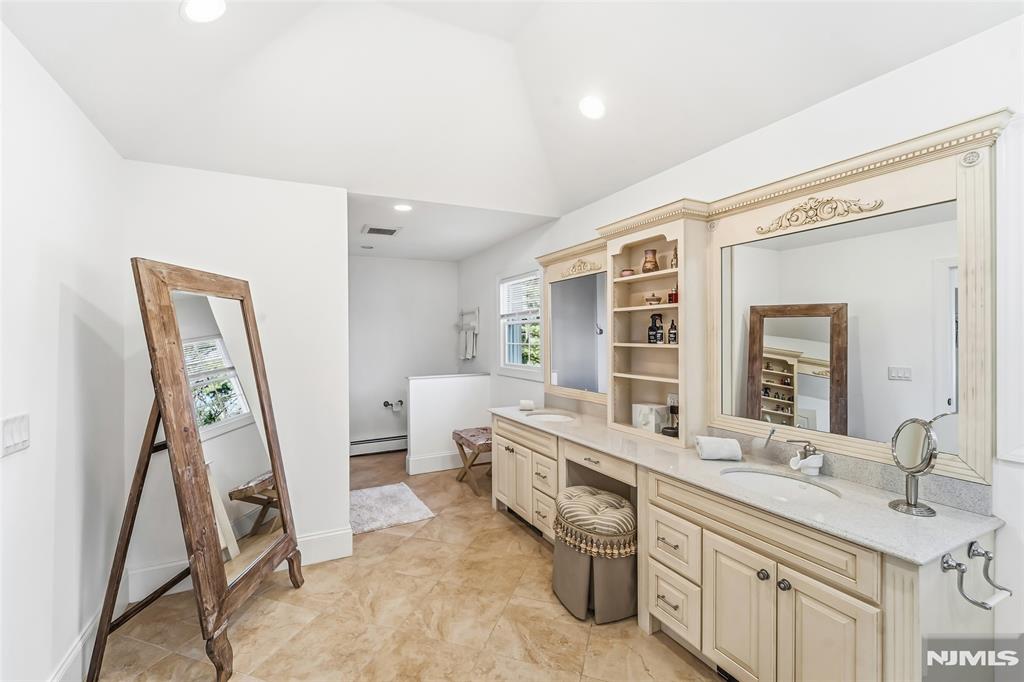 27 Pine Hill Road