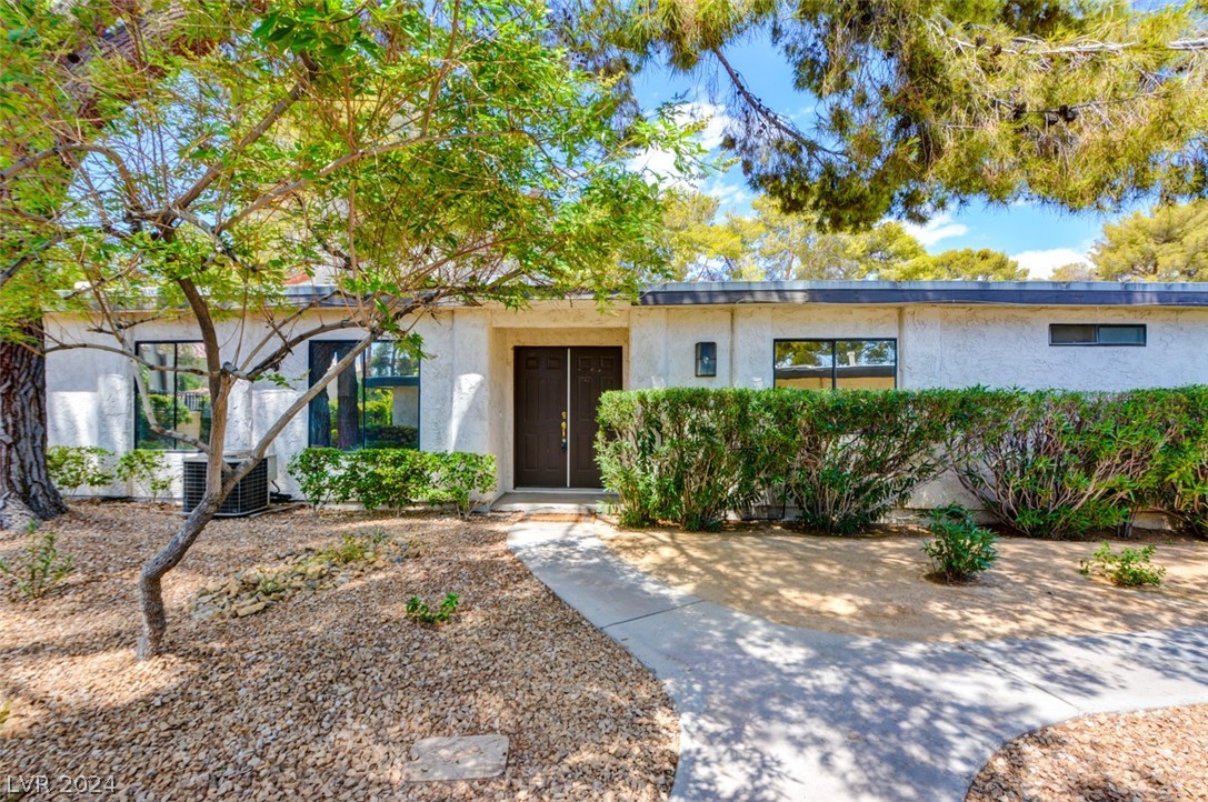 2567 Palmera Circle 0