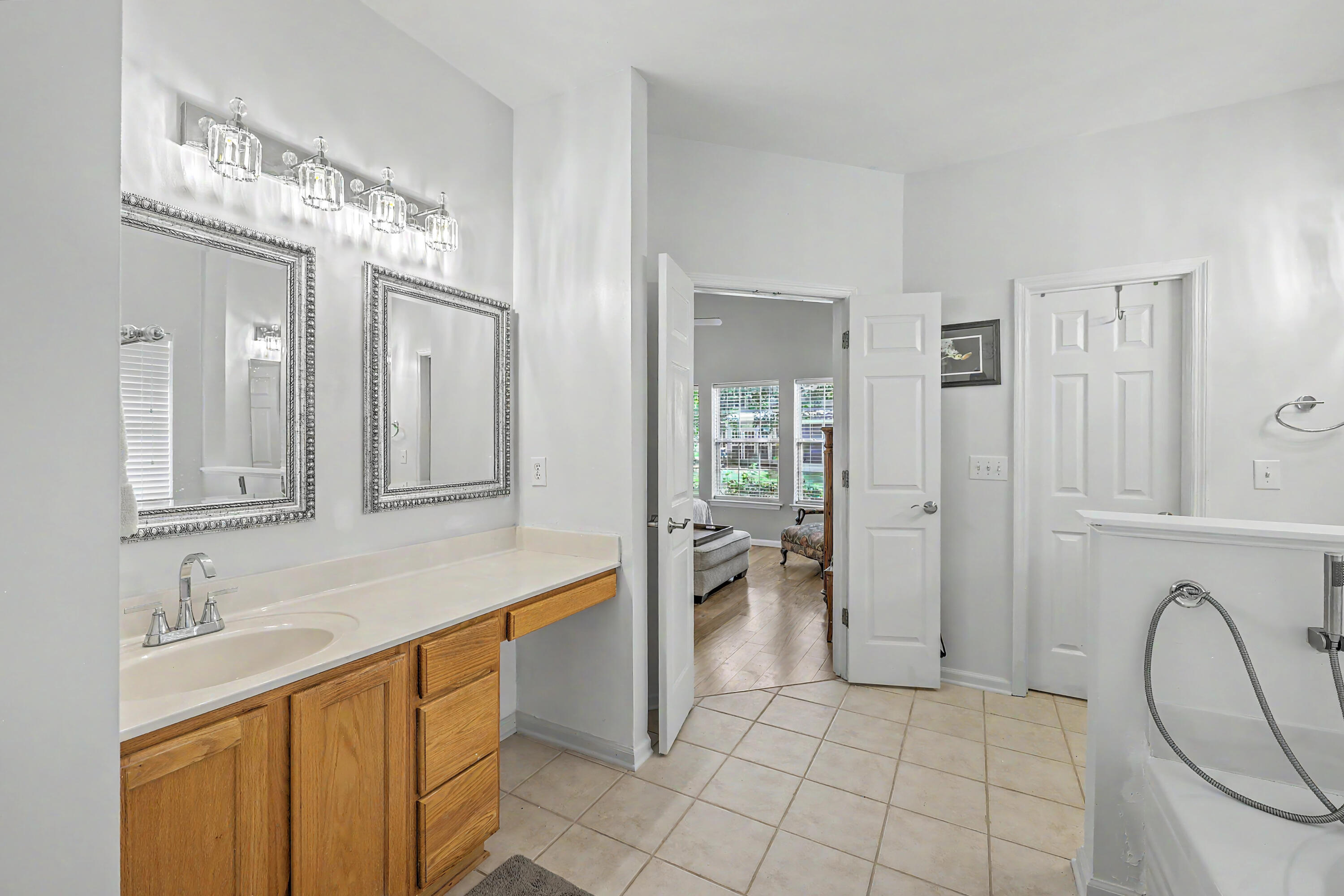 561 Pointe Of Oaks Road