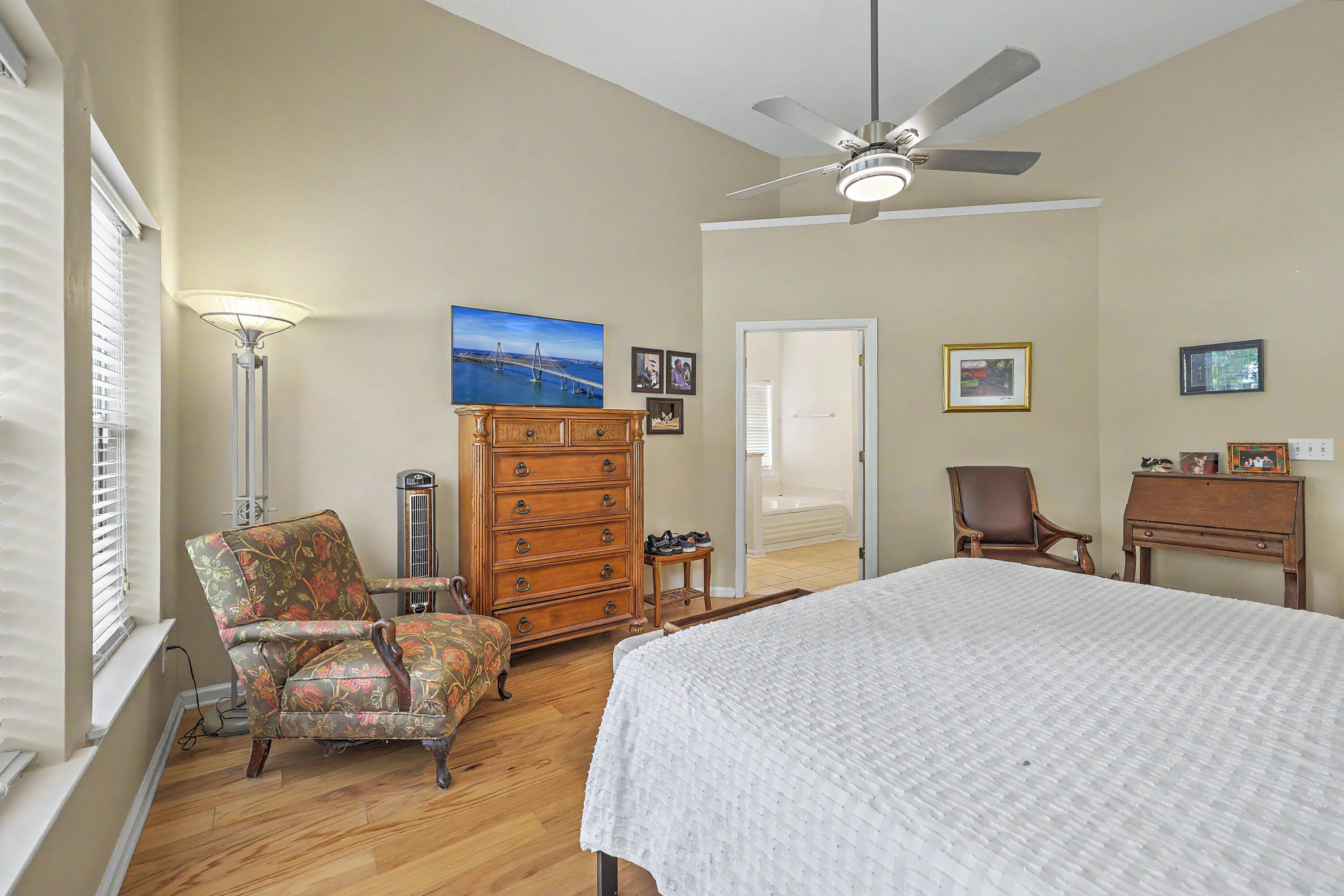 561 Pointe Of Oaks Road