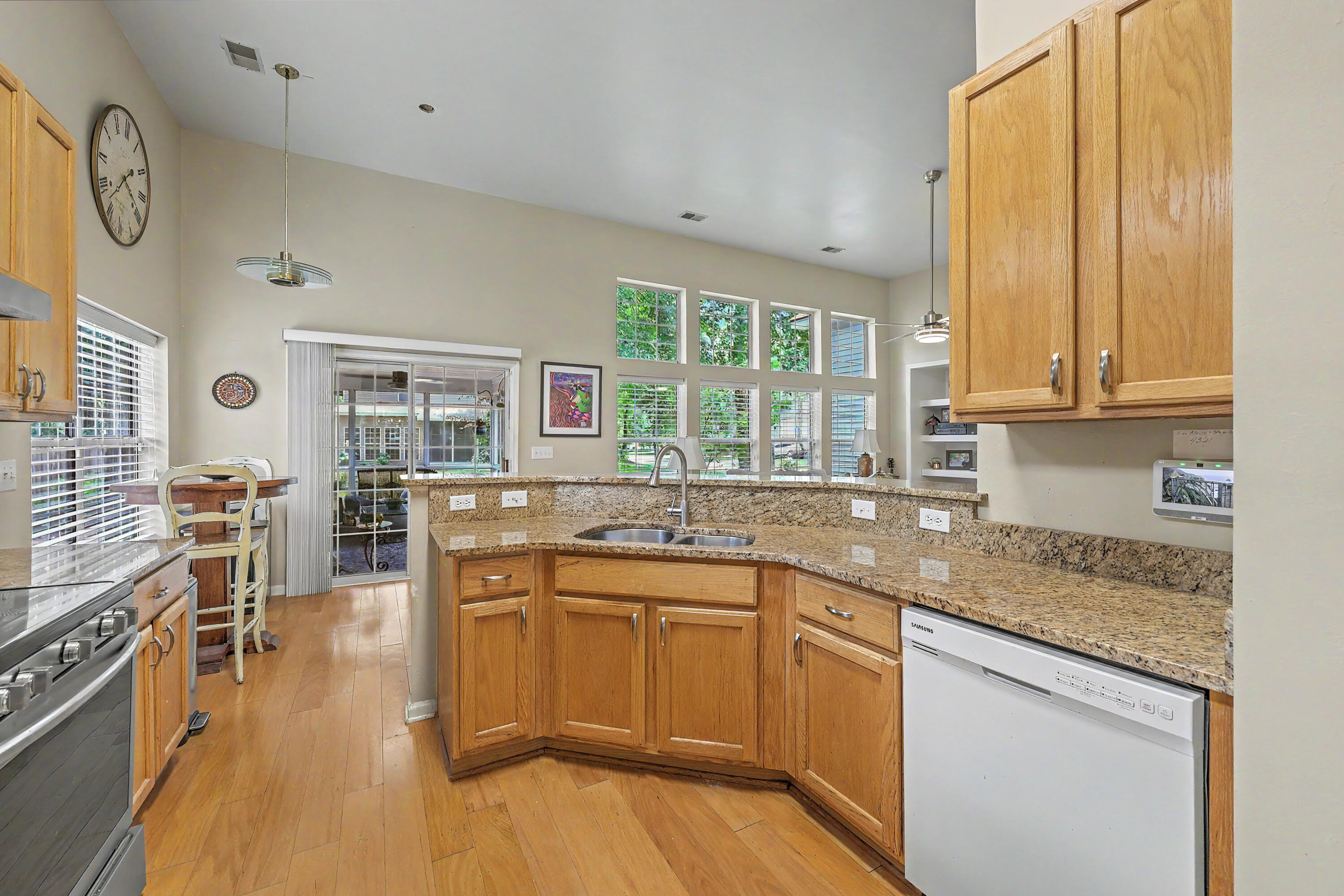 561 Pointe Of Oaks Road