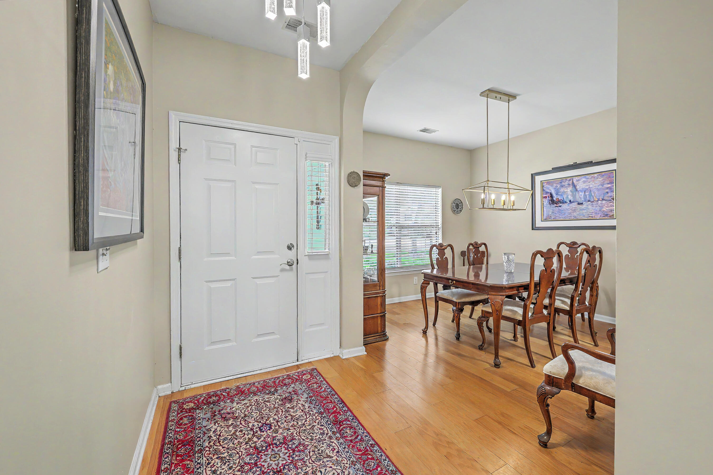 561 Pointe Of Oaks Road