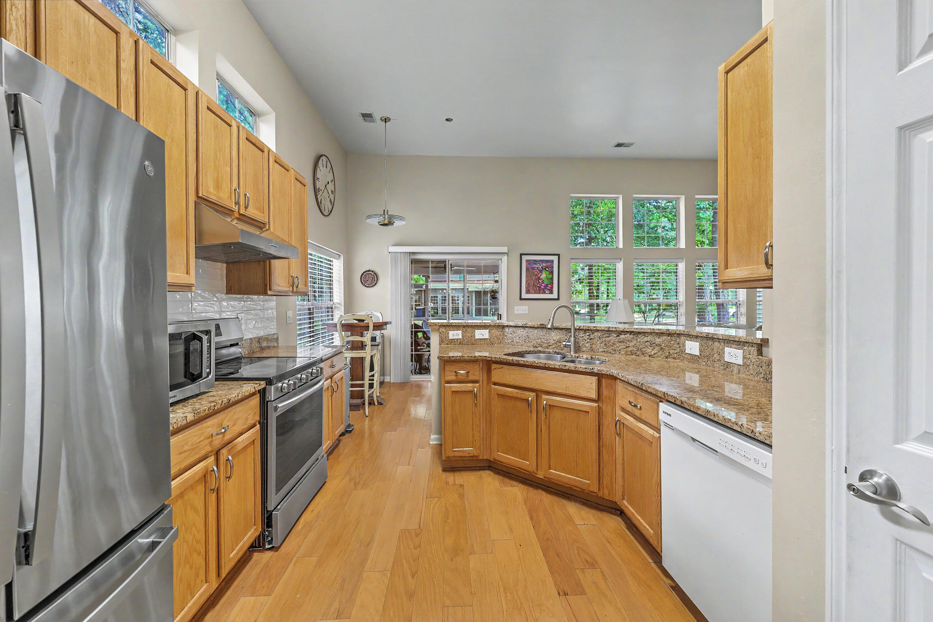 561 Pointe Of Oaks Road