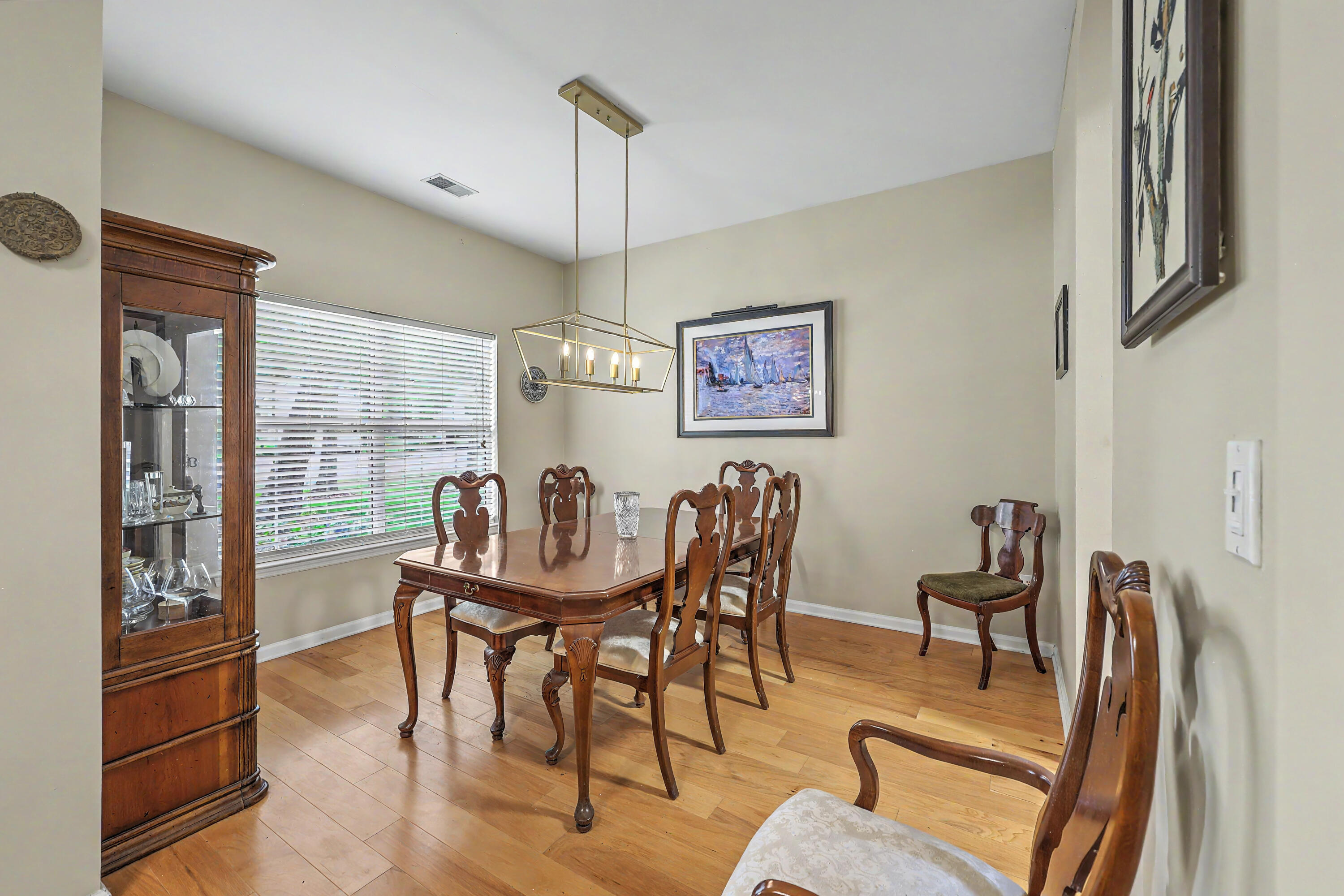 561 Pointe Of Oaks Road