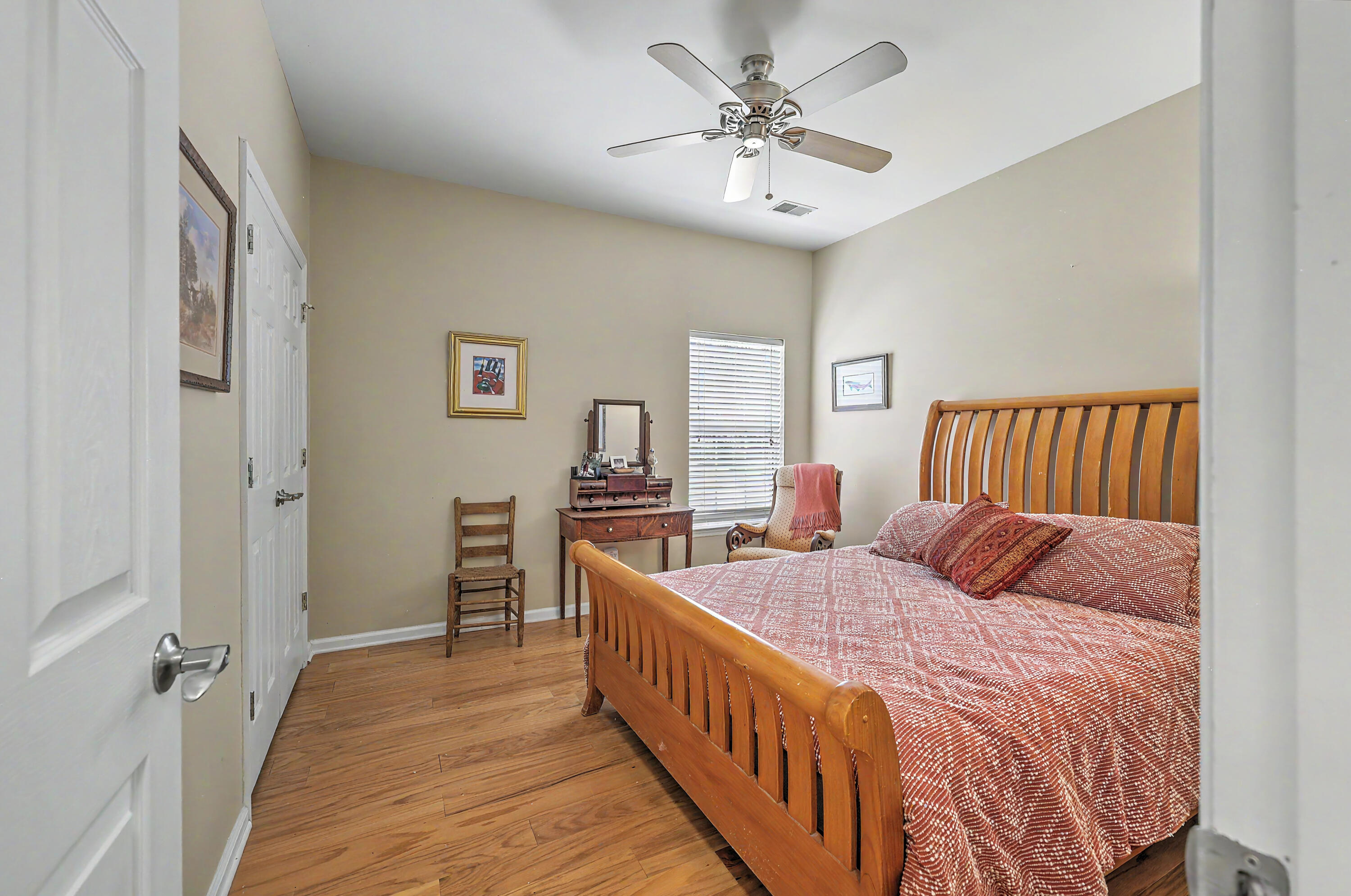 561 Pointe Of Oaks Road