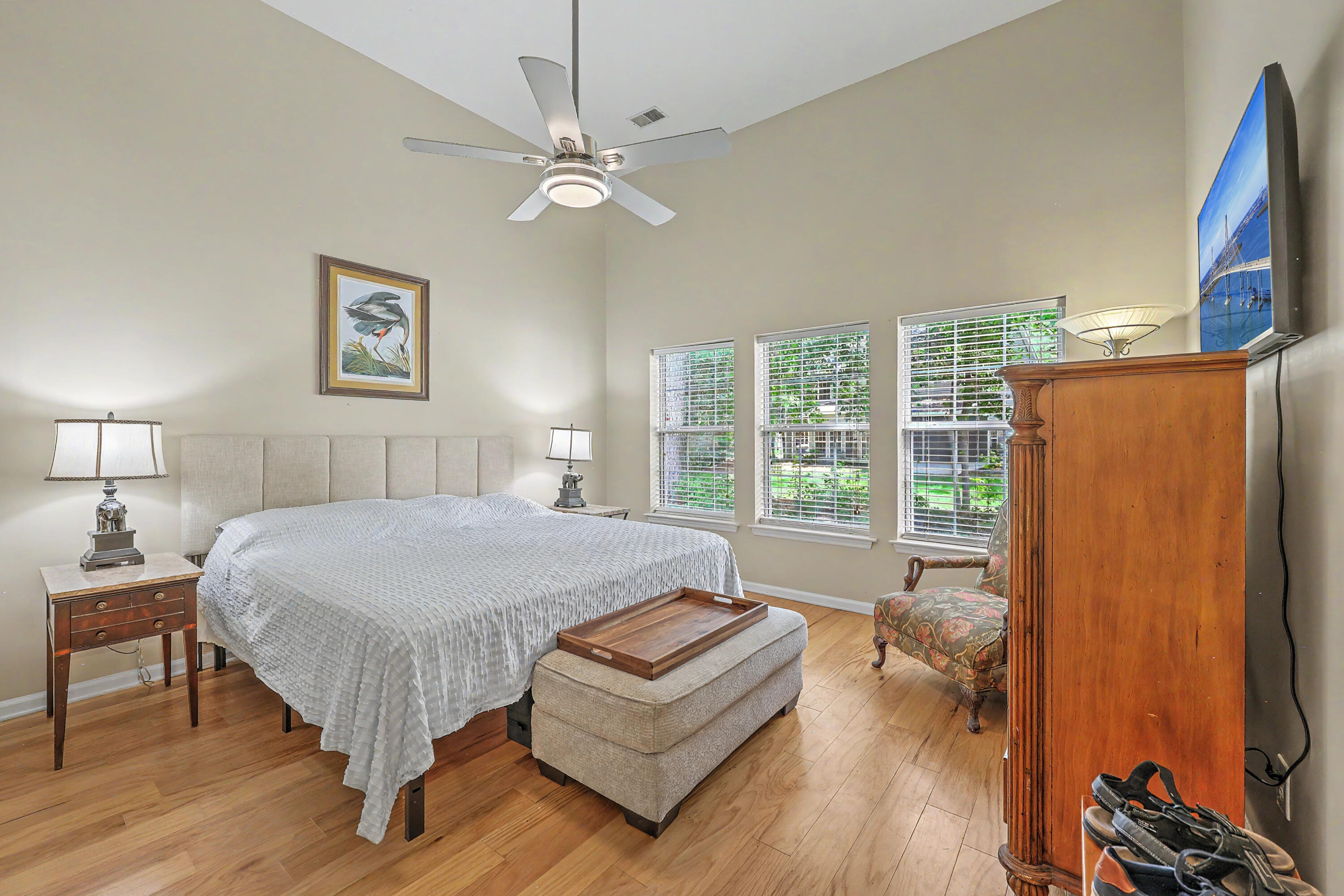 561 Pointe Of Oaks Road