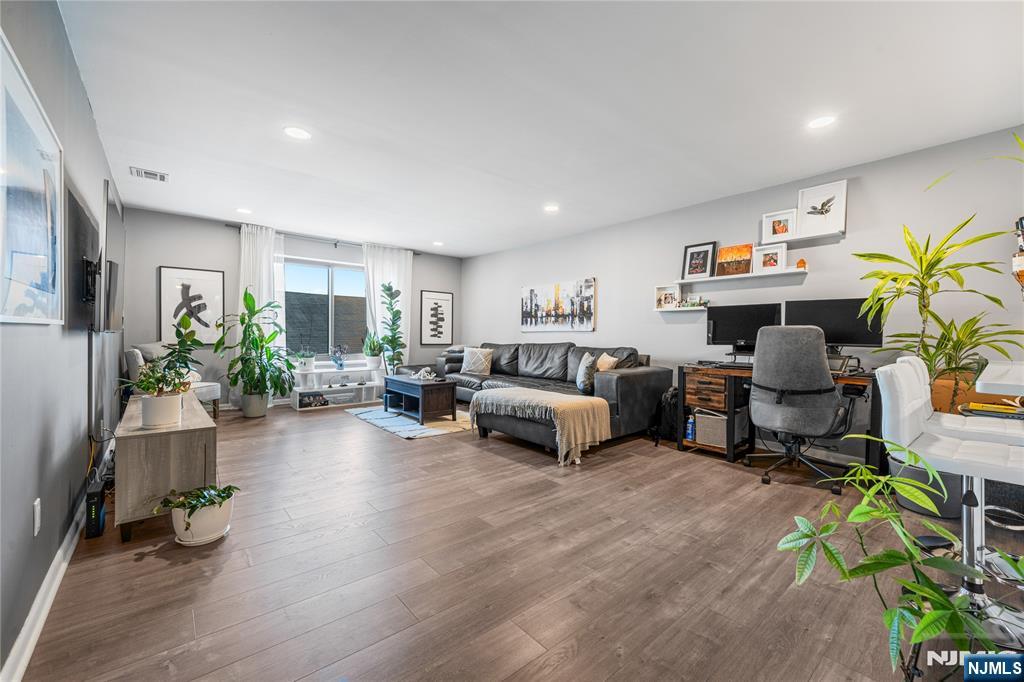 7430 Kennedy Boulevard 304