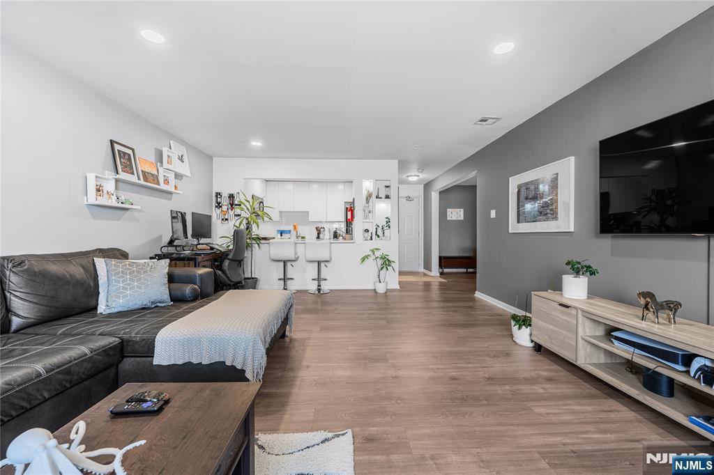 7430 Kennedy Boulevard 304