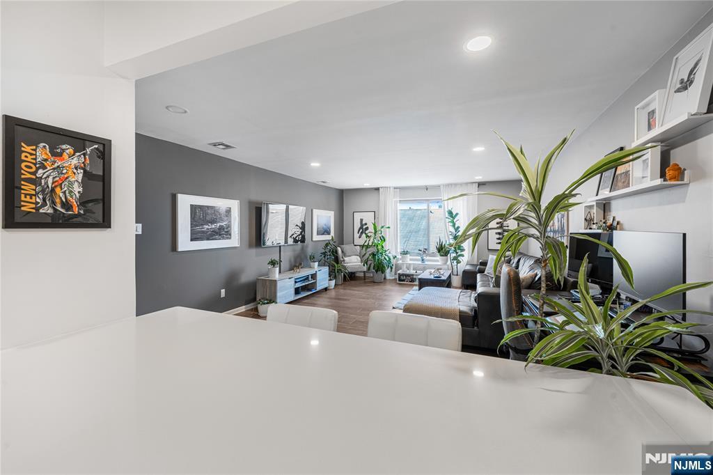 7430 Kennedy Boulevard 304