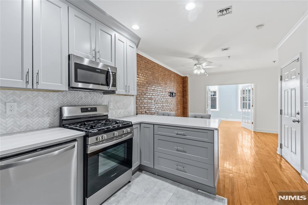 919 Park Avenue 3R