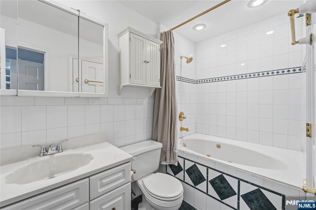 919 Park Avenue 3R