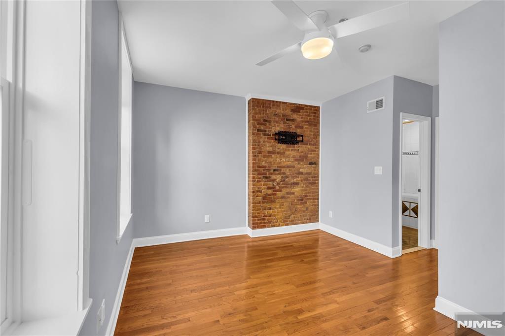 919 Park Avenue 3R