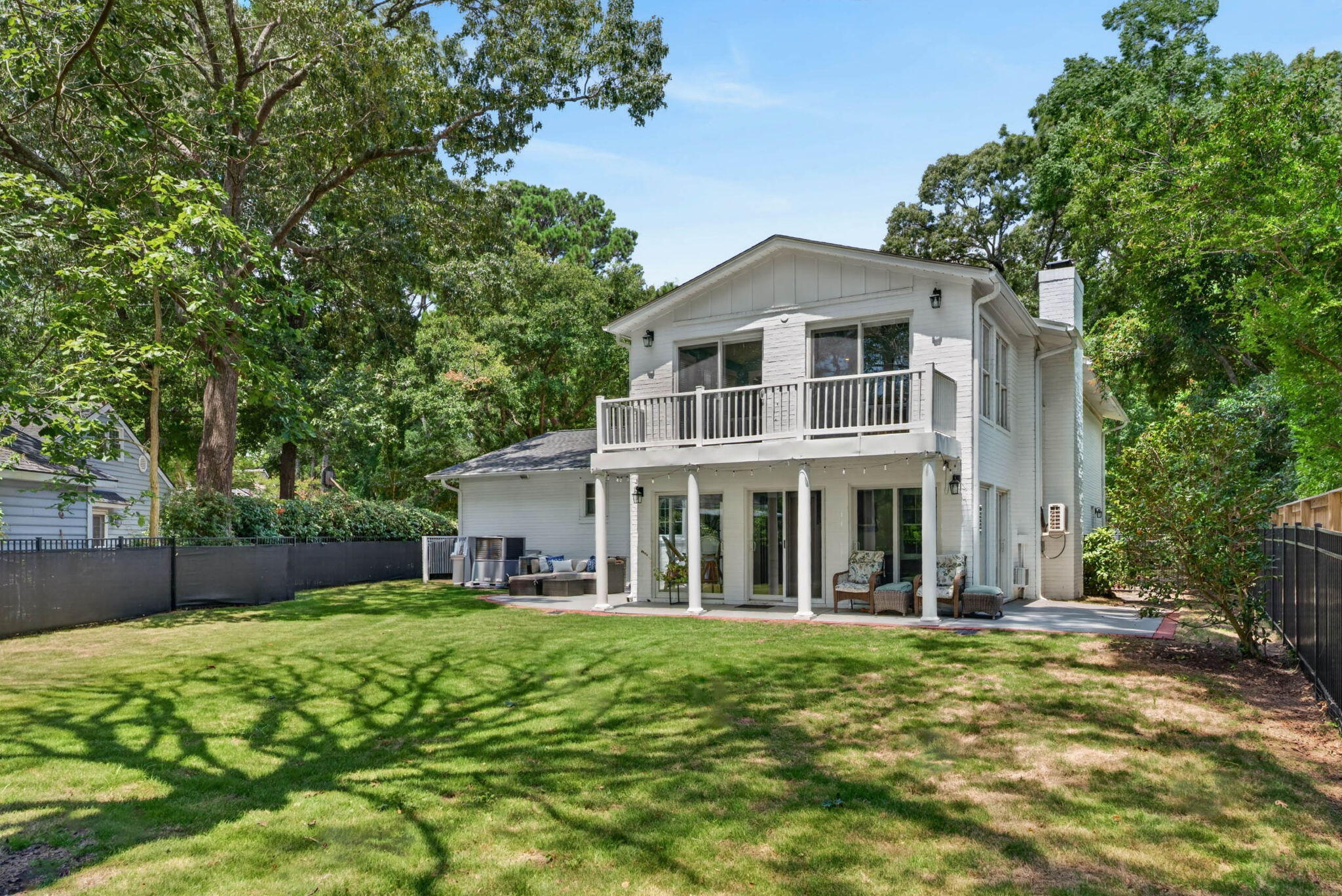 1055 Royalist Road