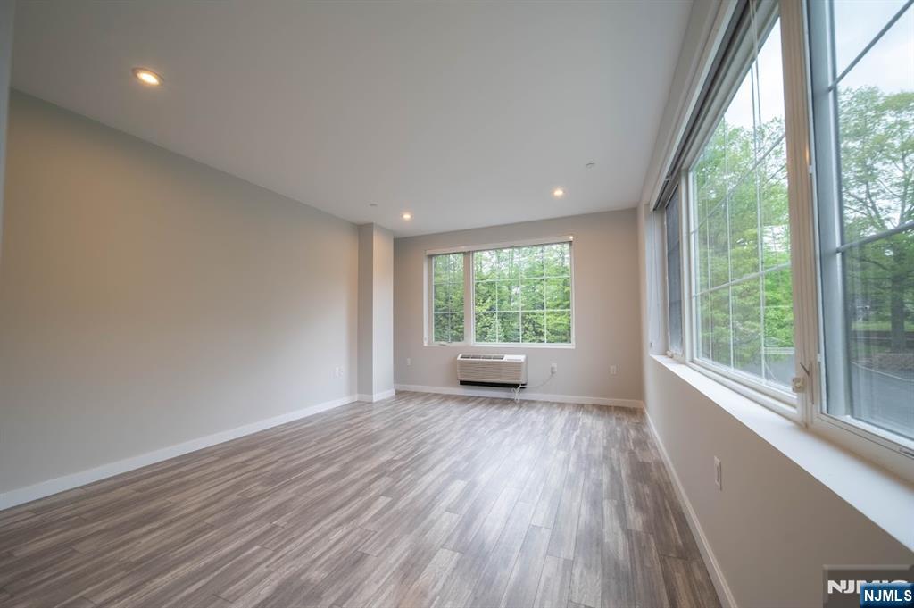 62 Broadway 205