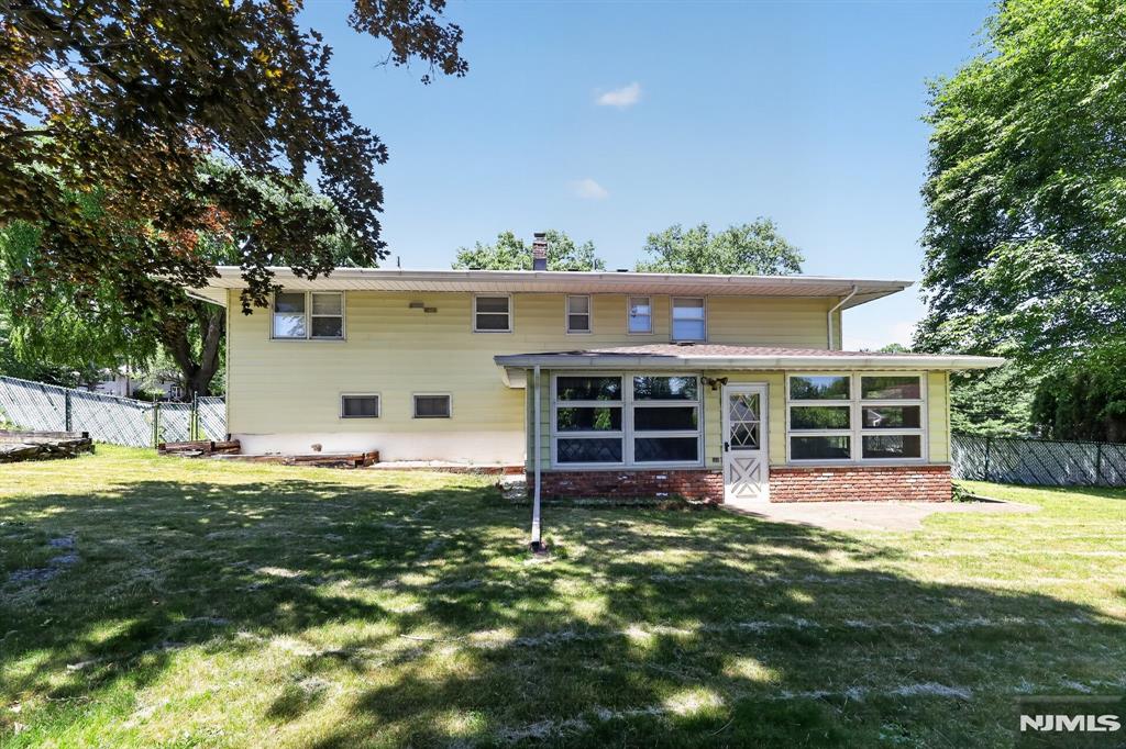 228 Shaw Place
