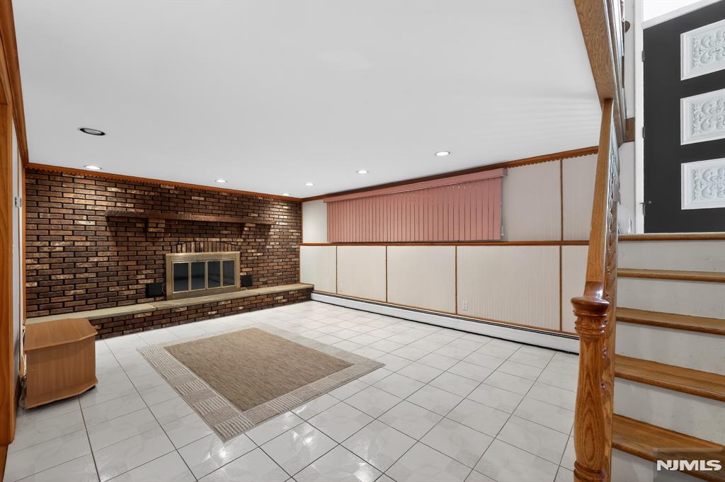 228 Shaw Place