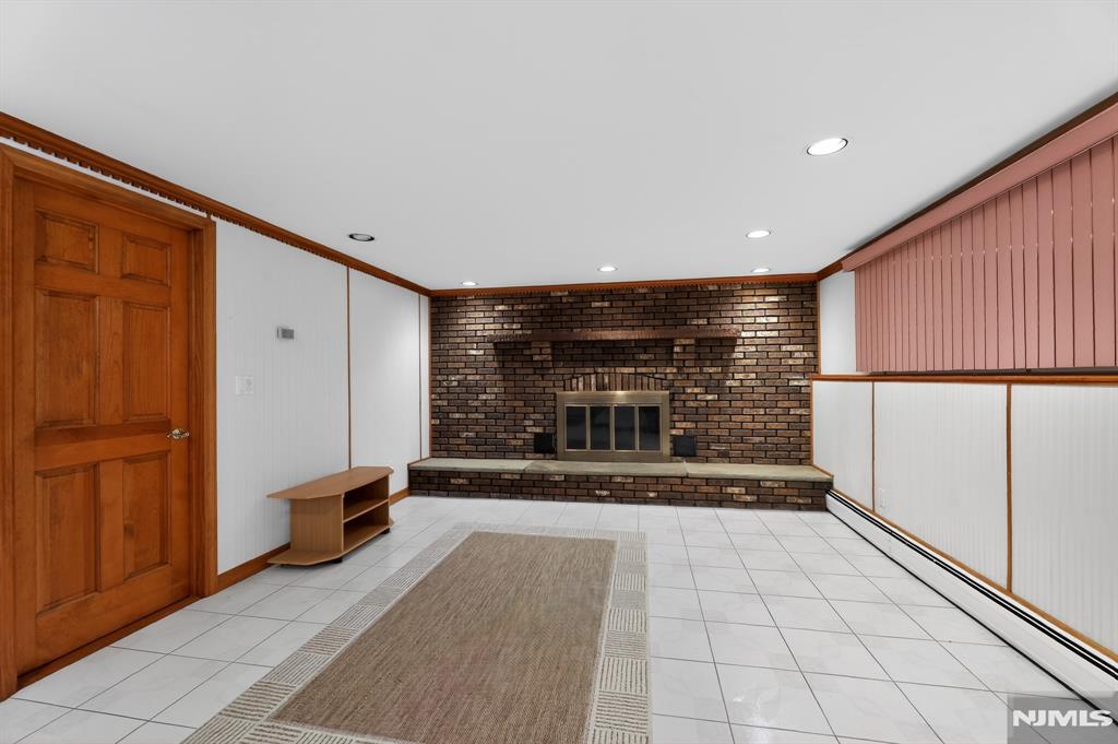 228 Shaw Place