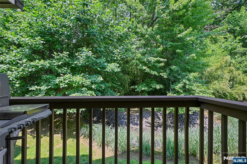 91 Lakeview Drive
