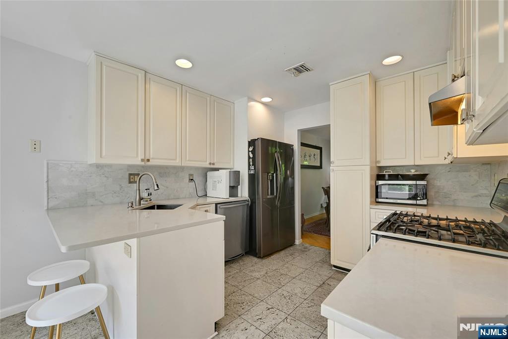 91 Lakeview Drive