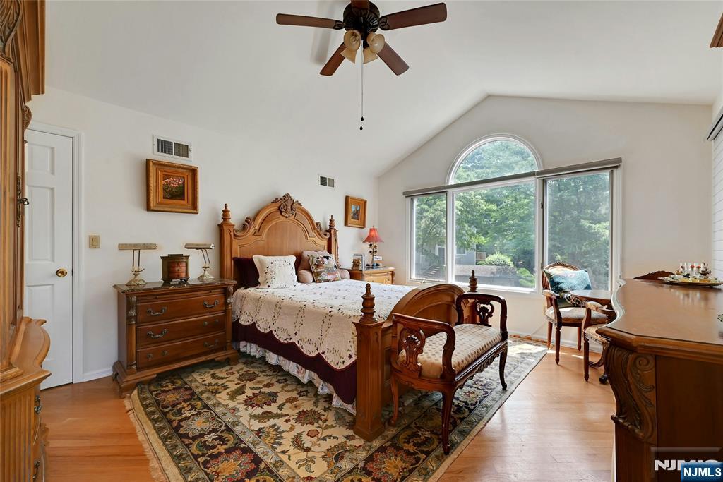 91 Lakeview Drive