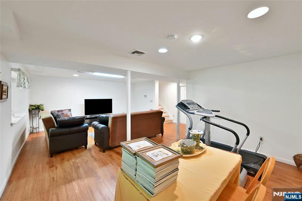 91 Lakeview Drive