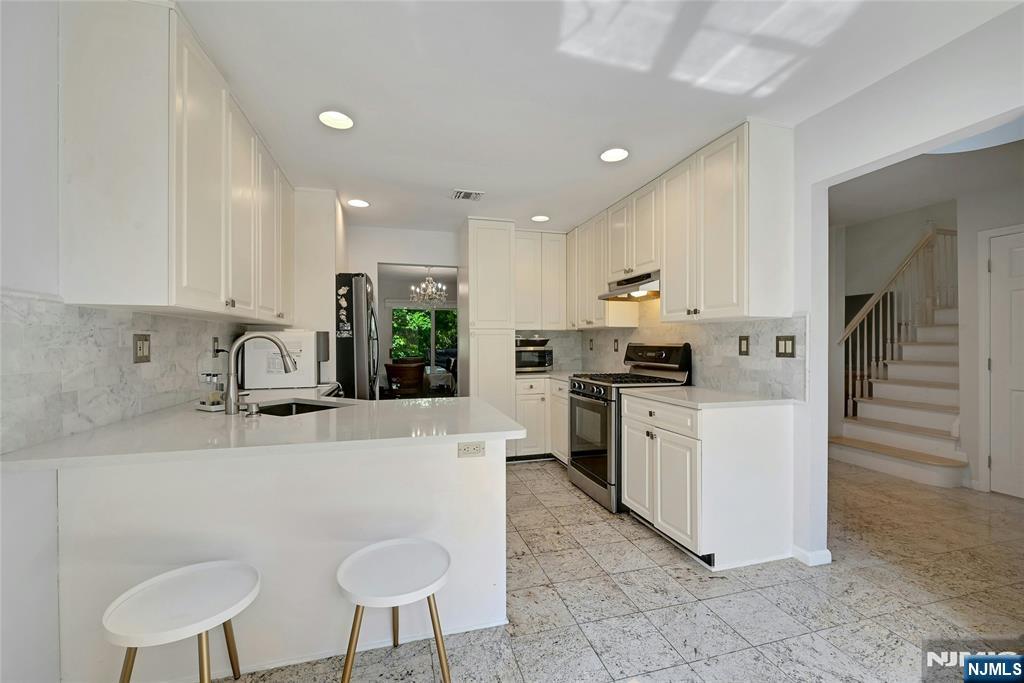 91 Lakeview Drive