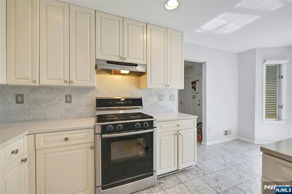 91 Lakeview Drive