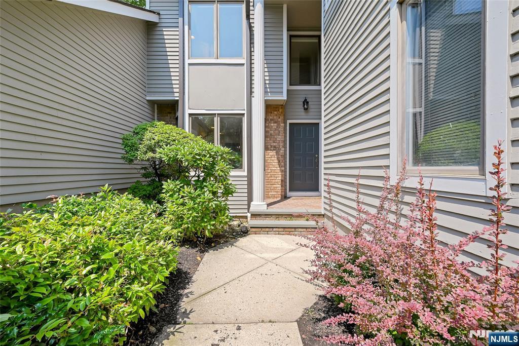 91 Lakeview Drive