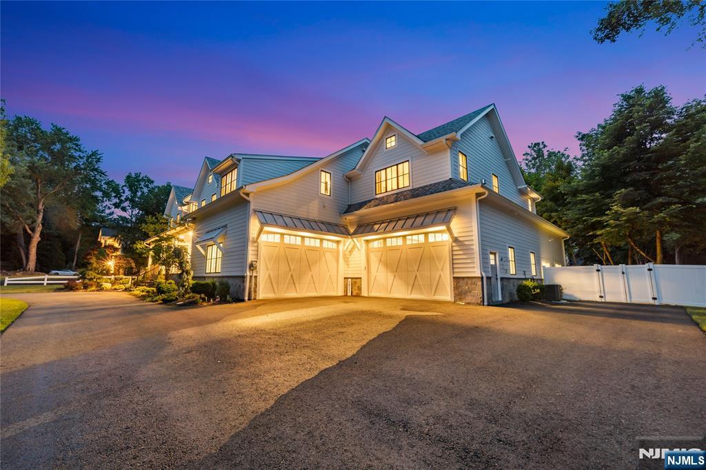 11 Green Way