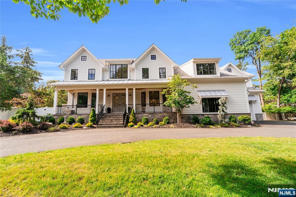 11 Green Way