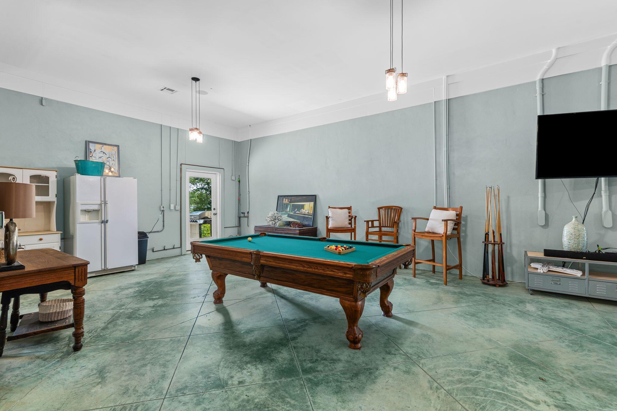 4660 Cedar Island Court
