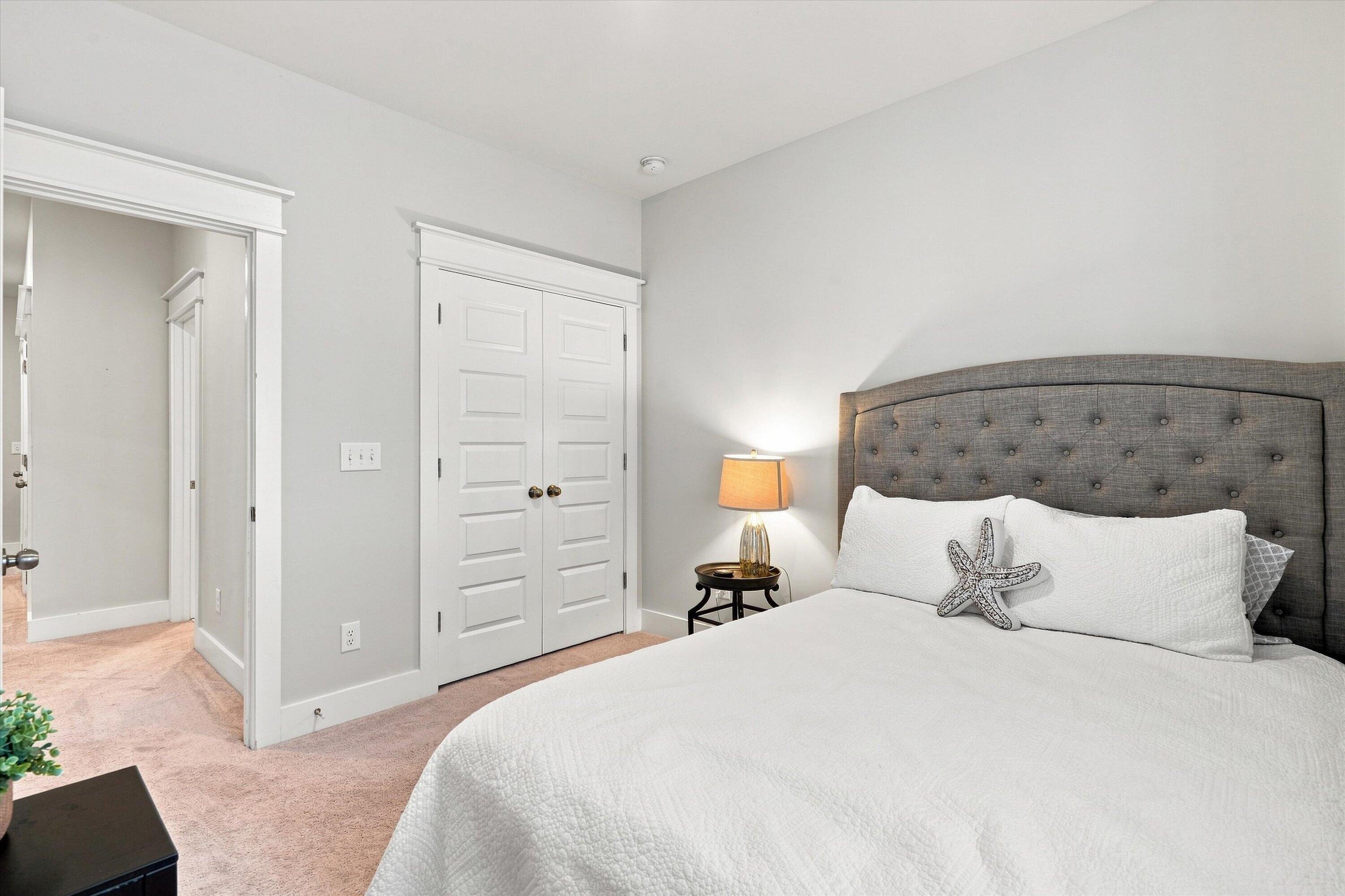 806 Kings Oak Court Unit 8