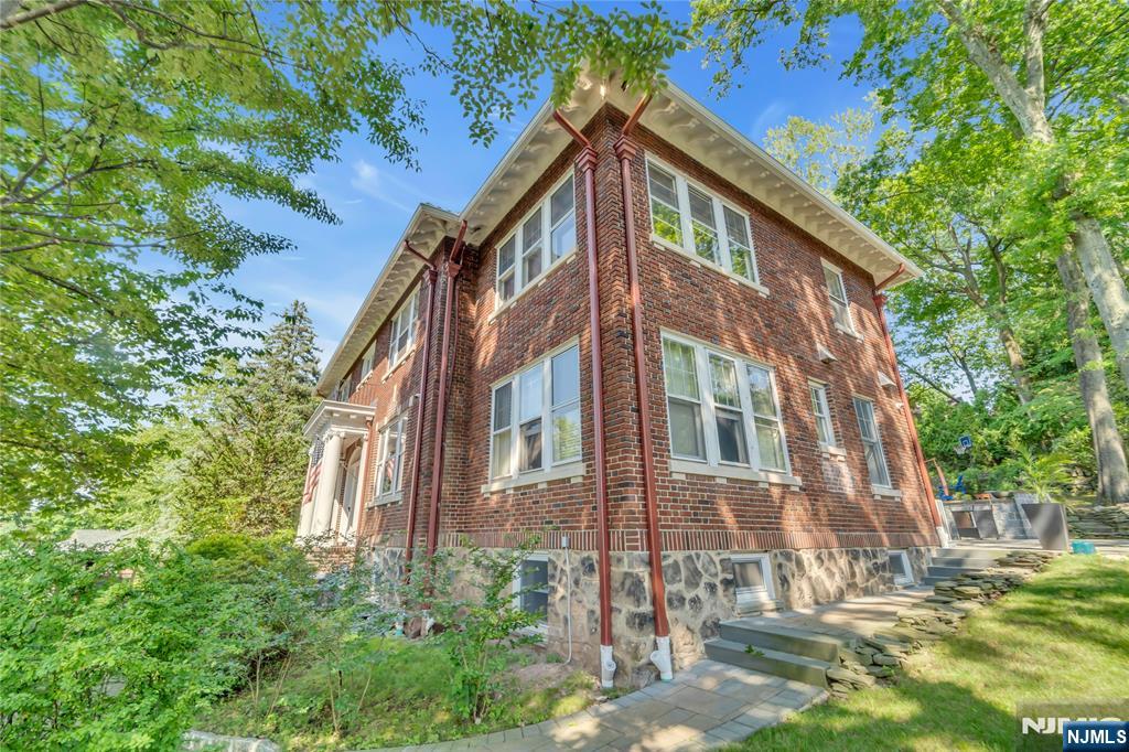 155 Paulin Boulevard