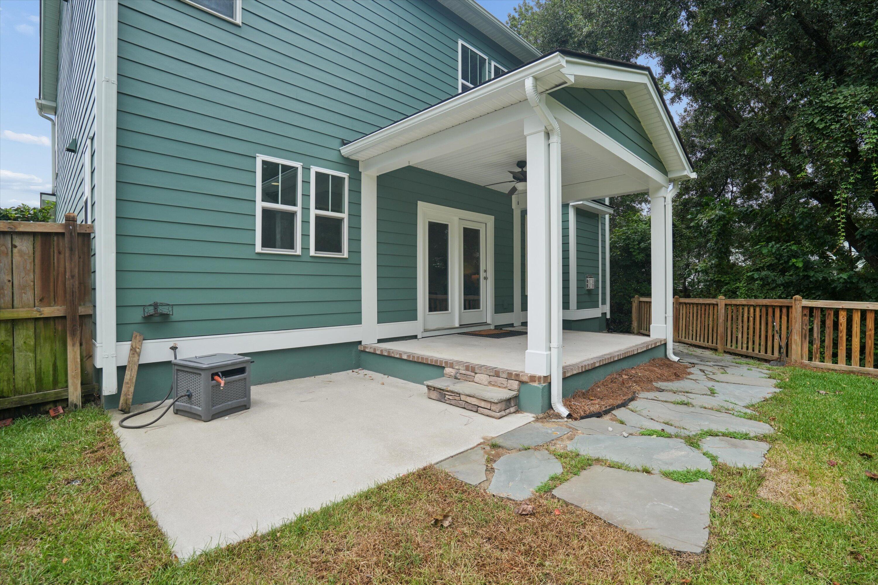 1300 Enfield Lane