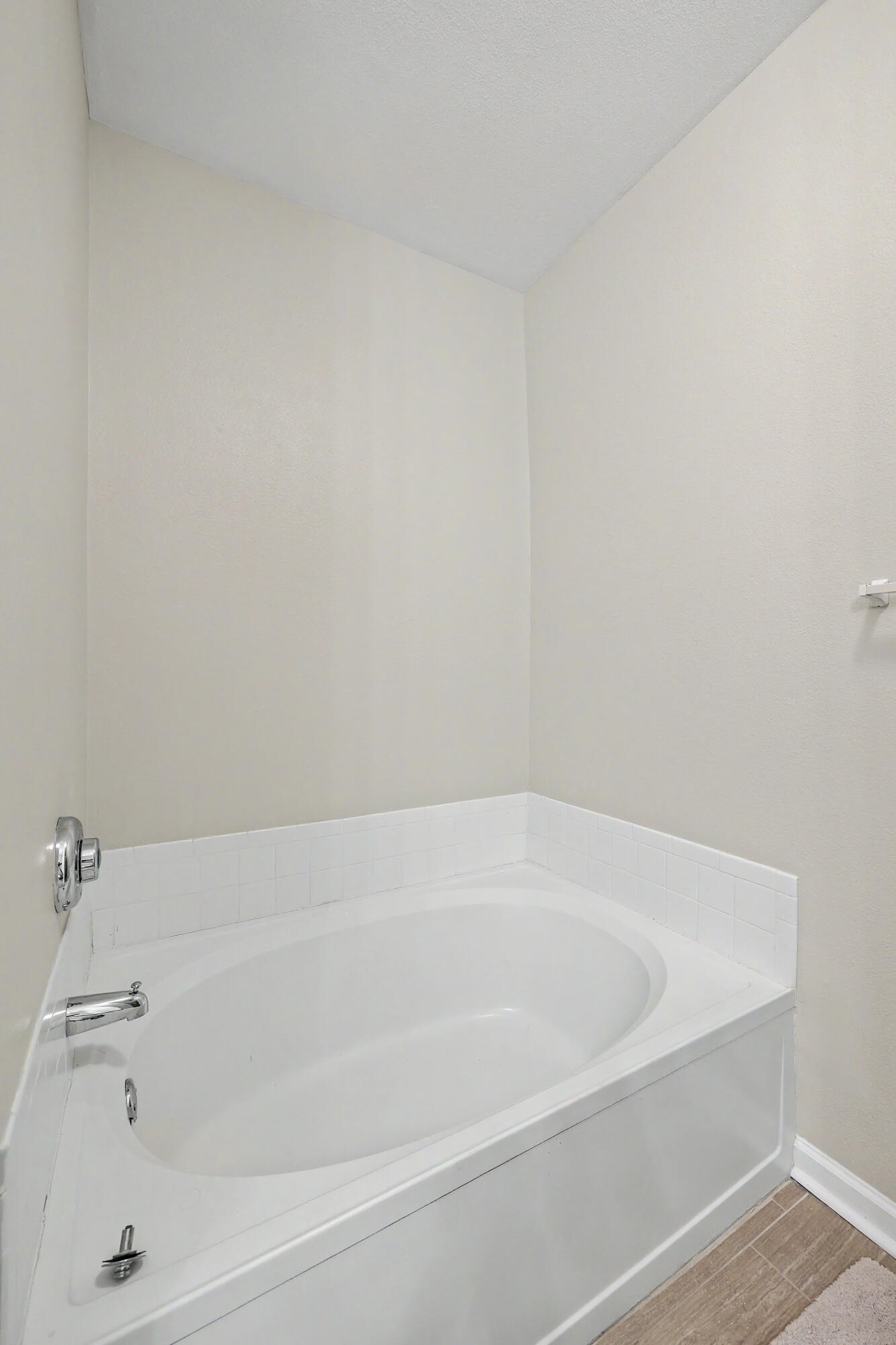 1483 Cambridge Lakes Drive Unit 201c