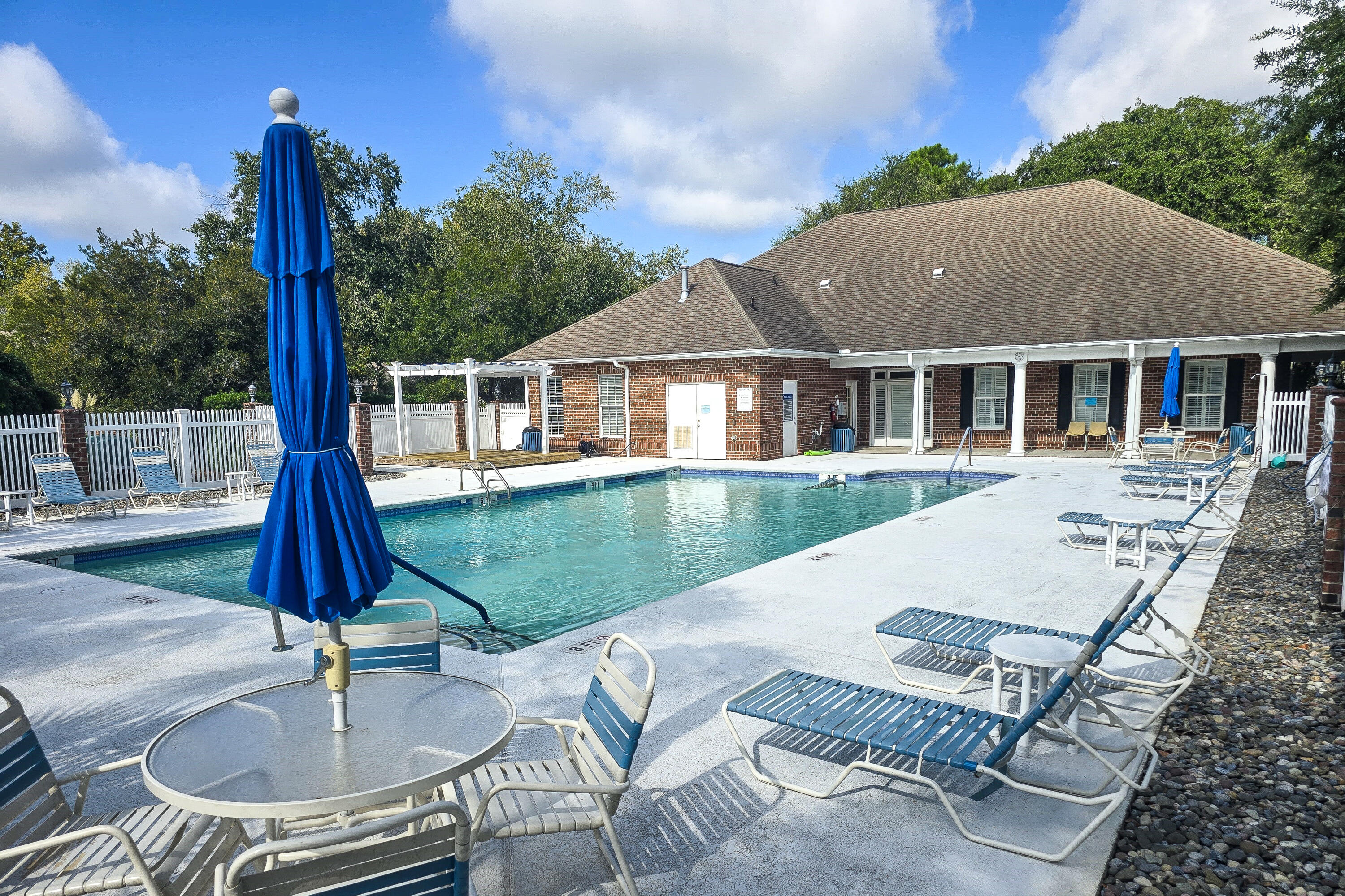 1483 Cambridge Lakes Drive Unit 201c