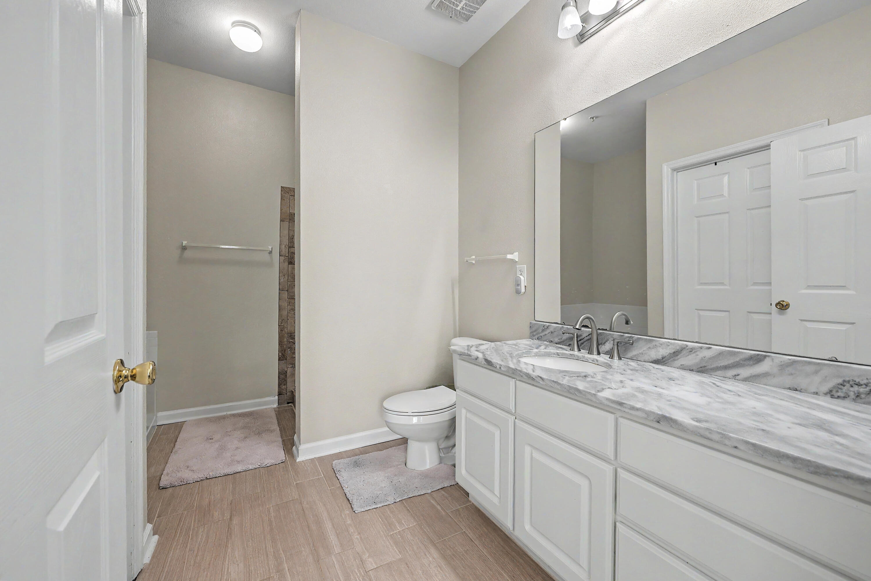 1483 Cambridge Lakes Drive Unit 201c