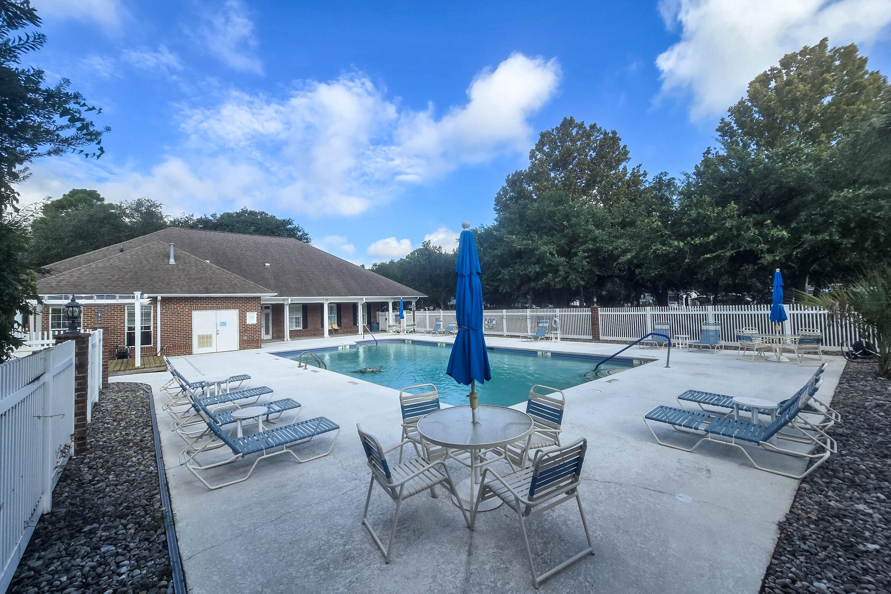 1483 Cambridge Lakes Drive Unit 201c