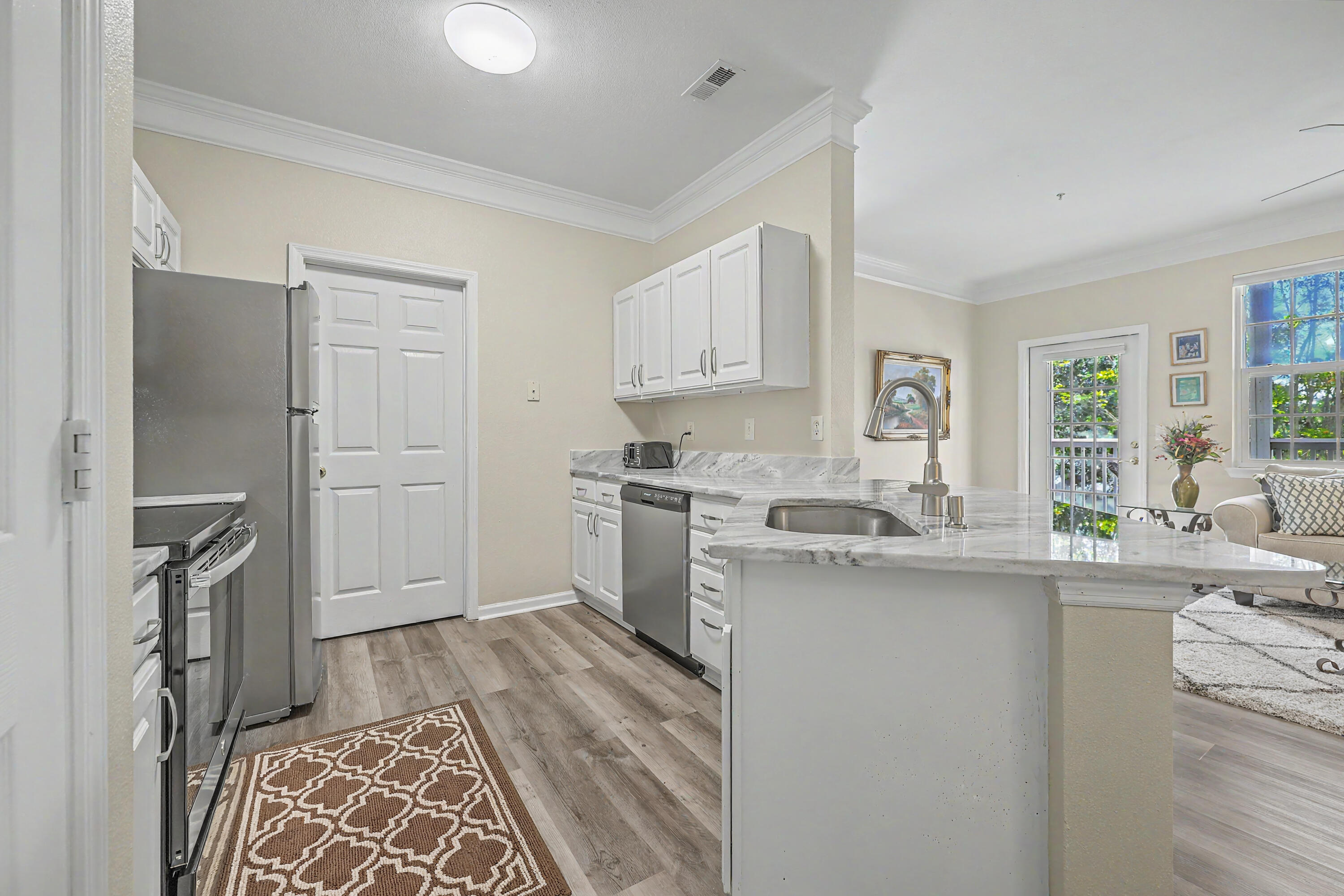 1483 Cambridge Lakes Drive Unit 201c