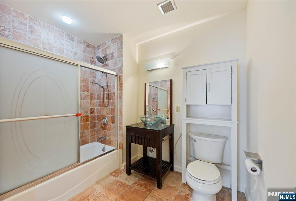 399 11th Street 301