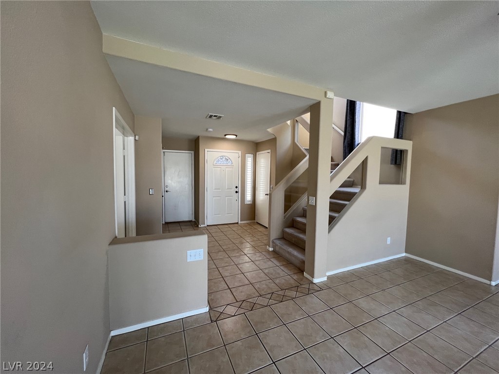 800 Ribbon Grass Avenue