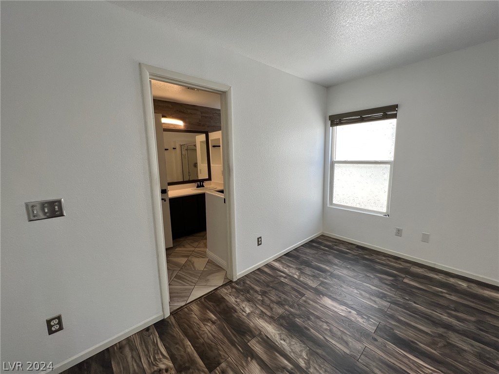 800 Ribbon Grass Avenue