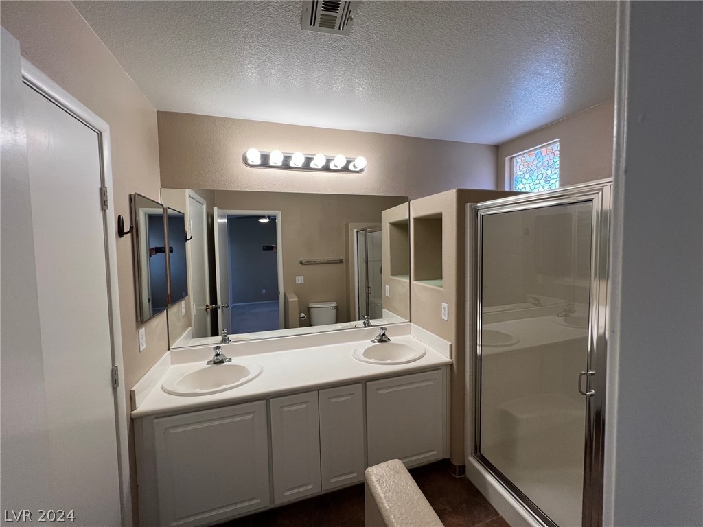 800 Ribbon Grass Avenue