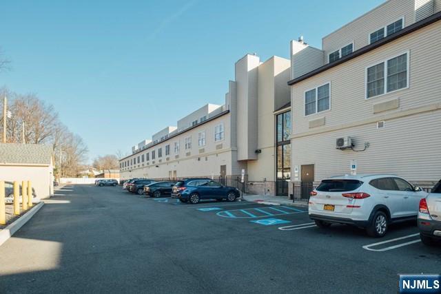 521 Livingston Street 303