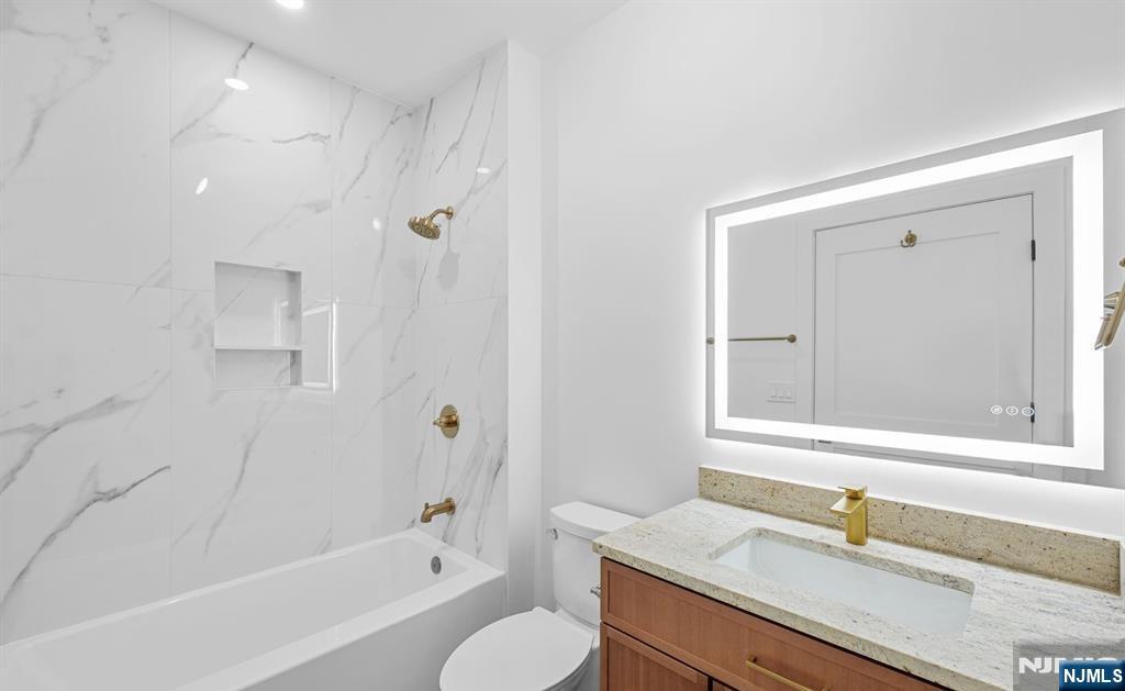 853 Pleasantview Terrace 1