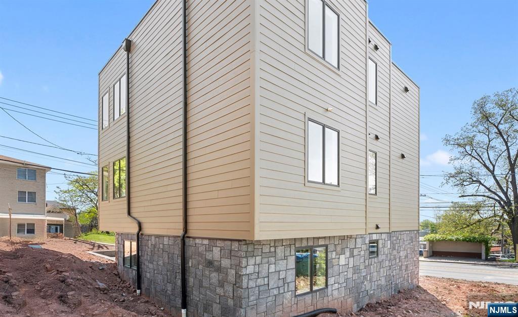 853 Pleasantview Terrace 1