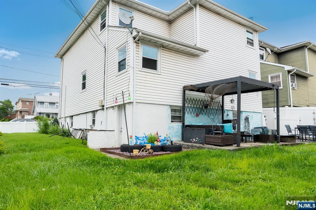 218 Brinkerhoff Avenue